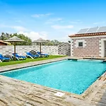 Casa Torre De Meca 3 Shared Pool Holiday home *